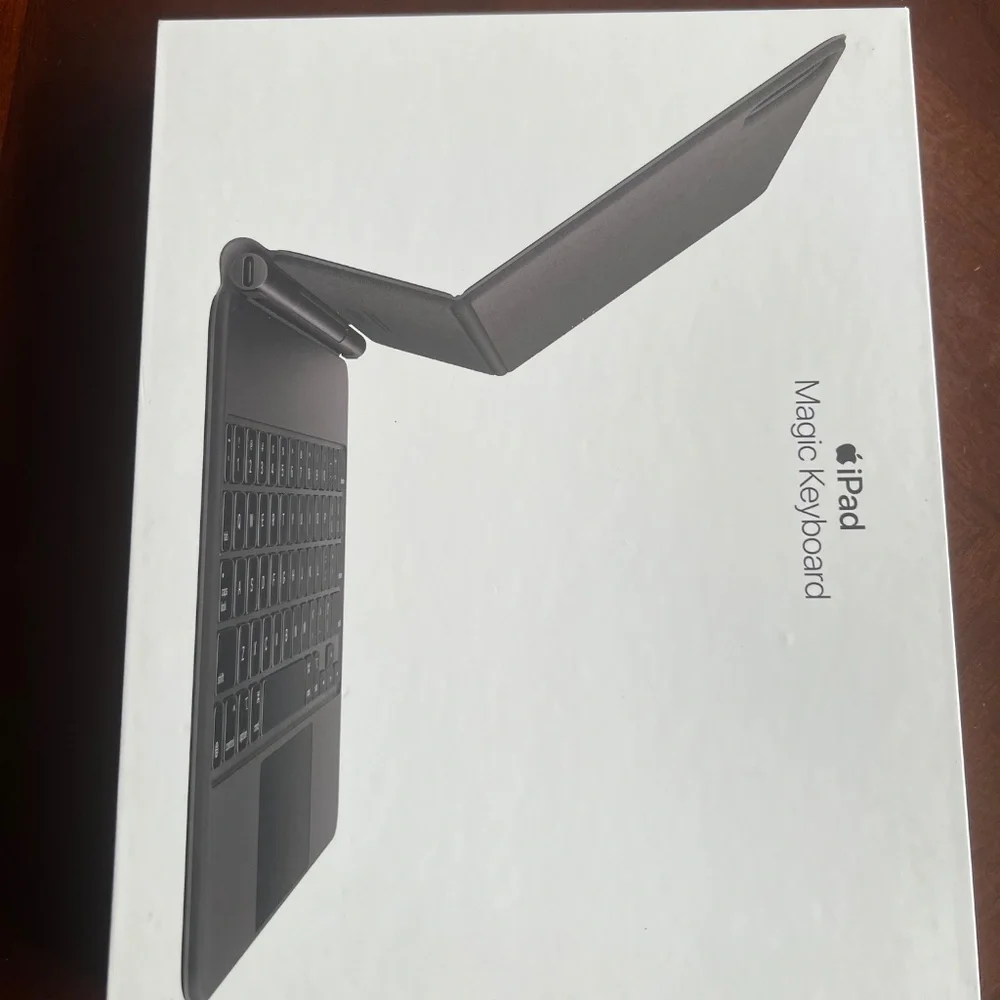 BUNDLE - EUC iPad Pro & Magic Keyboard